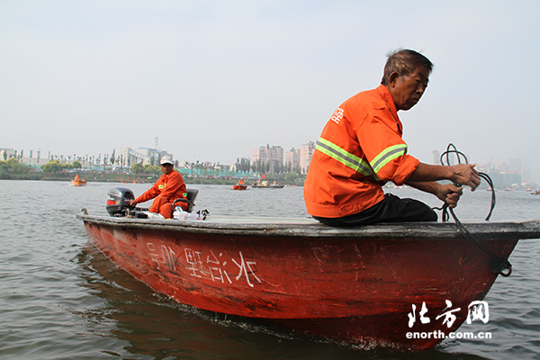 全運(yùn)會(huì)保障故事:爺爺,你的白頭發(fā)都曬黑了