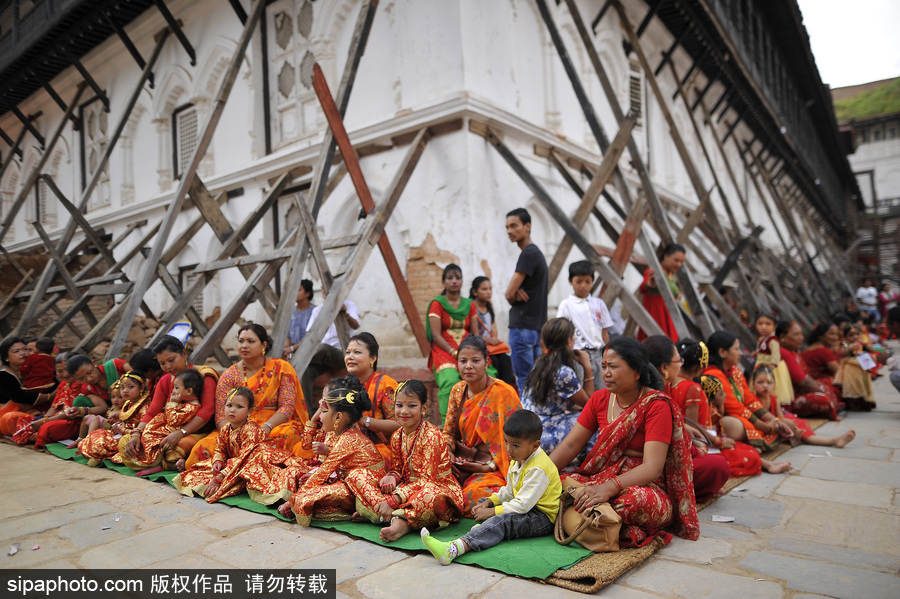 尼泊爾百名女孩精心裝扮化身“活女神” 慶祝庫瑪麗崇拜節(jié)