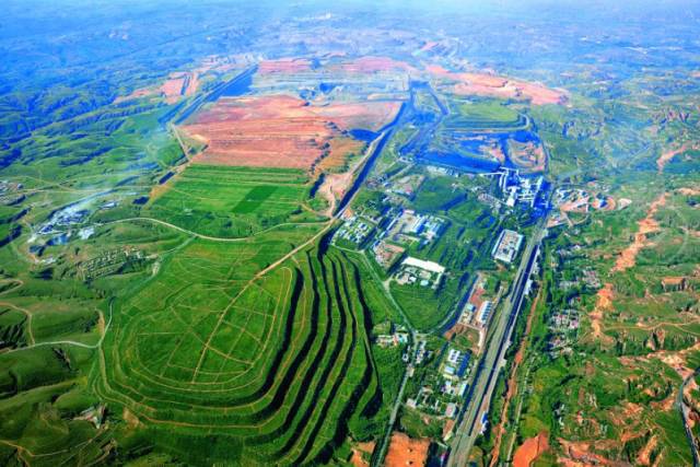 實拍:“風沙之城”鄂爾多斯的治沙傳奇