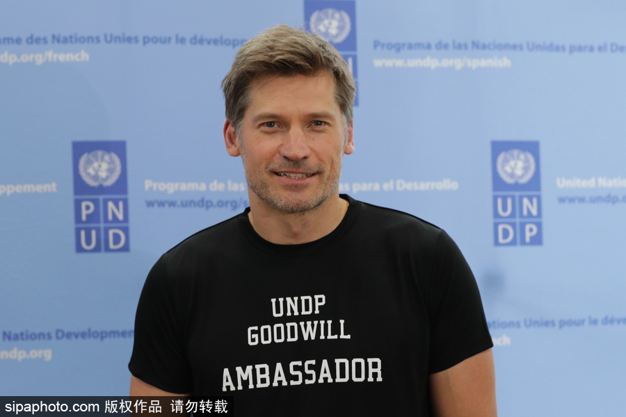 《權力的游戲》男星尼可拉現身活動 笑容清爽英俊帥氣