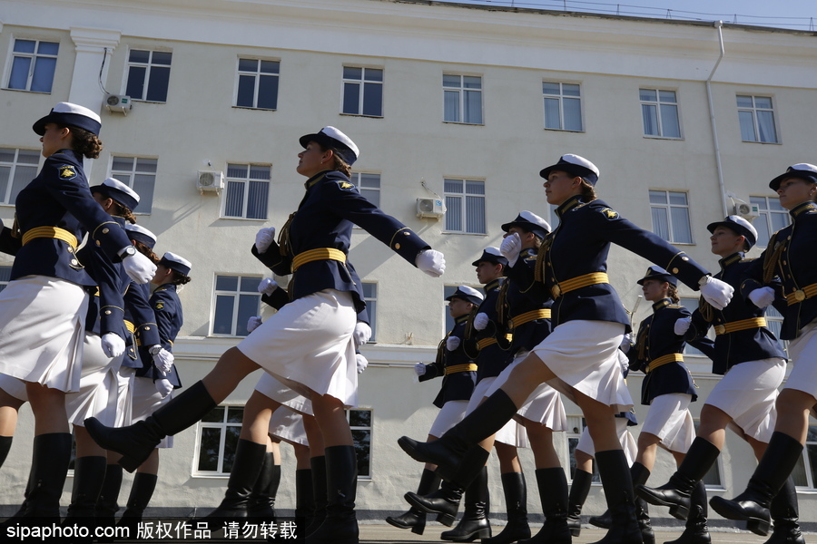 俄羅斯女飛行員宣誓儀式 個(gè)個(gè)顏值不輸空姐