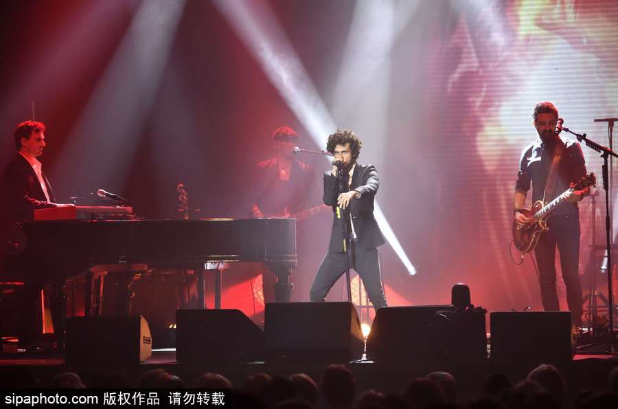 法國男星邁克爾·格利高里奧表演秀 現場人氣高漲陷入瘋狂