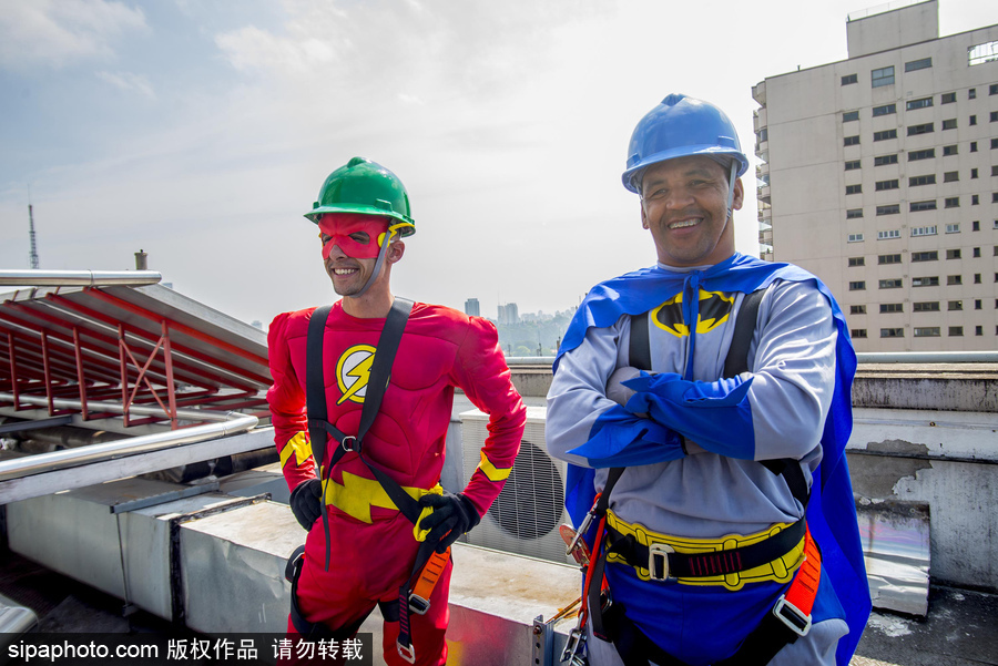 暖！擦玻璃工人扮“蜘蛛俠”3年 哄生病兒童開心