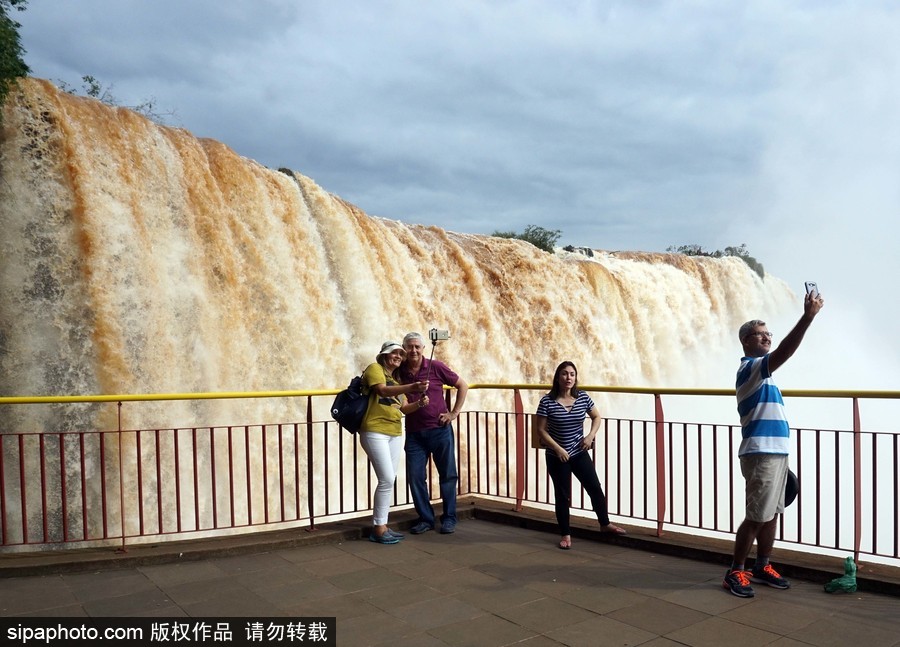 超震撼壯觀！大雨侵襲 伊瓜蘇瀑布流量達往日三倍