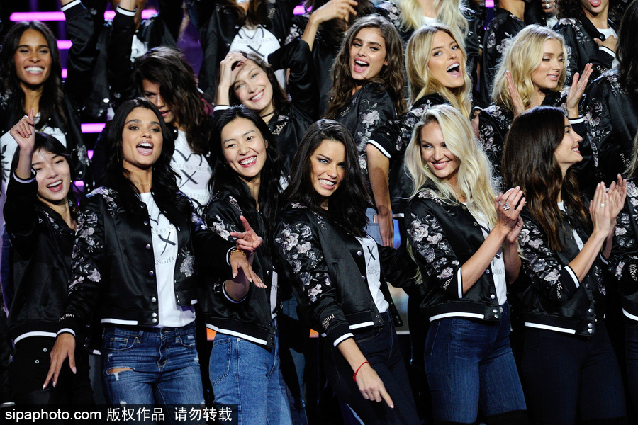 維密天使上海集結長腿霸屏 劉雯、何穗領銜中國軍團