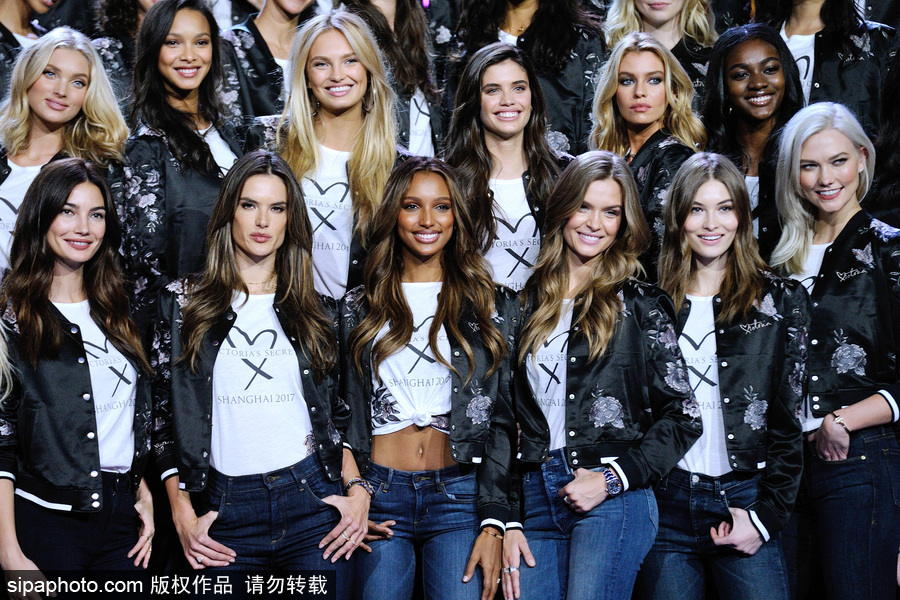 維密天使上海集結(jié)長腿霸屏 劉雯、何穗領(lǐng)銜中國軍團(tuán)