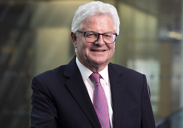 勞合社董事長約翰·尼爾森:安然度過保險市場的“狂風暴雨”