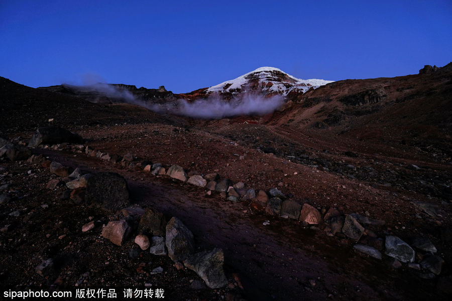 距離地心最遠(yuǎn)的高峰 厄瓜多爾欽博拉索山日暮時(shí)分