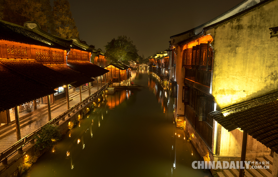 在烏鎮，有一種美麗叫夜色！
