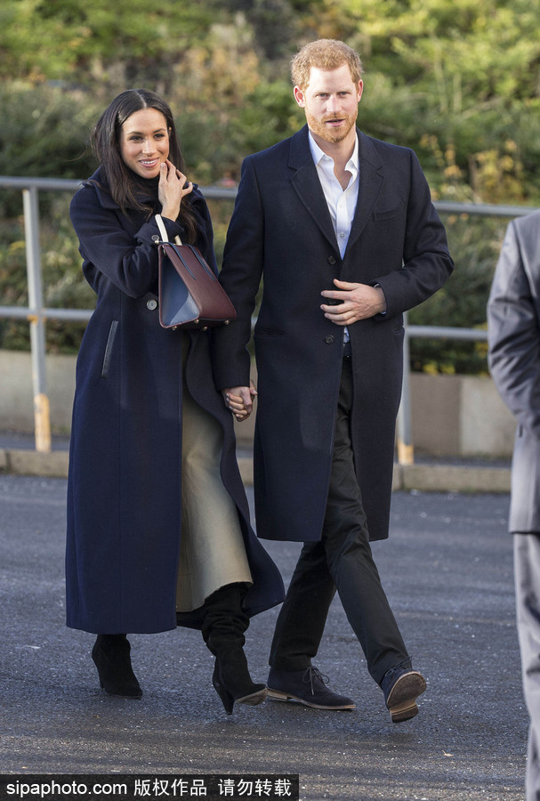 哈里王子與未婚妻亮相英國諾丁漢 出席世界艾滋病日慈善活動