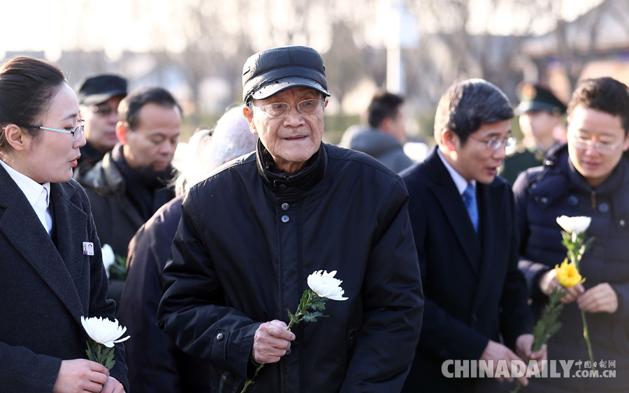 南京大屠殺死難者國家公祭日暨“丹青映史——侵華日軍南京大屠殺遇難同胞80周年祭藝術(shù)作品特展”
