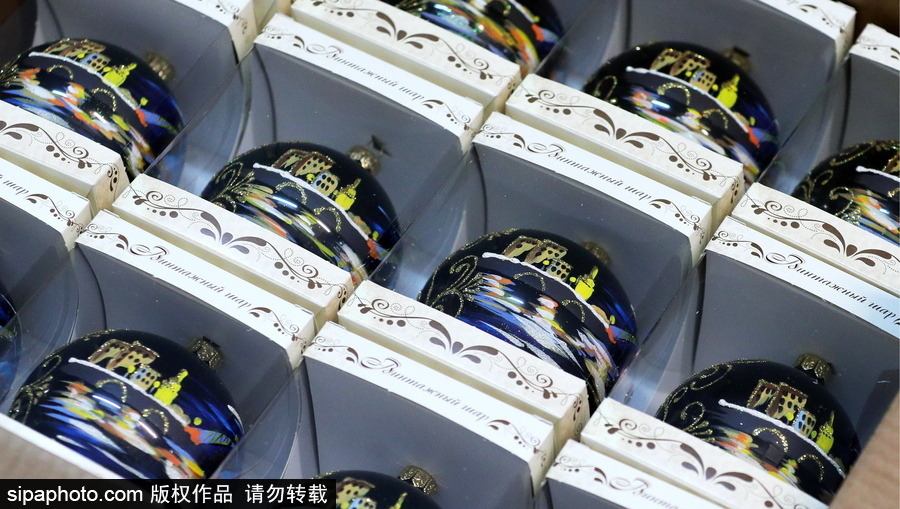 迎接圣誕節(jié) 走進(jìn)滿滿少女心的雪花玻璃球制作工廠