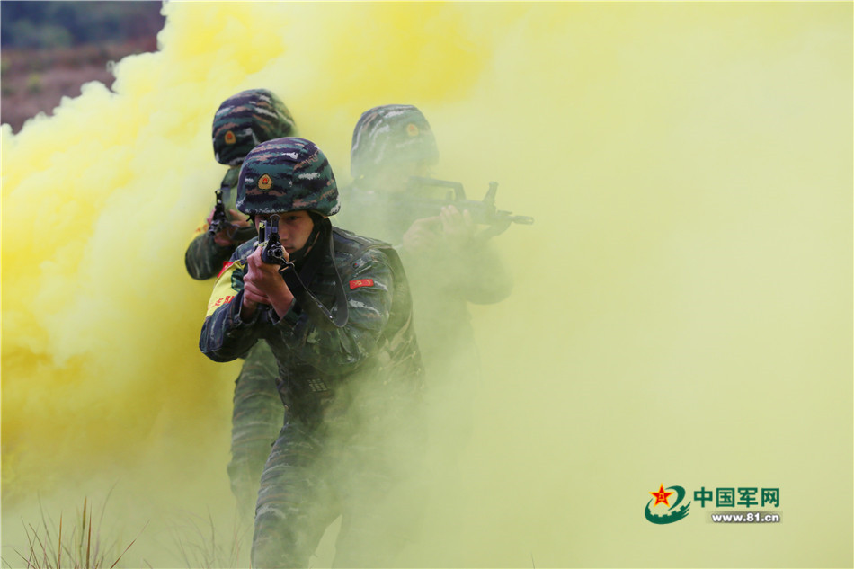 戰(zhàn)場(chǎng)無亞軍 武警官兵三峽腹地上演現(xiàn)實(shí)版“絕地求生”