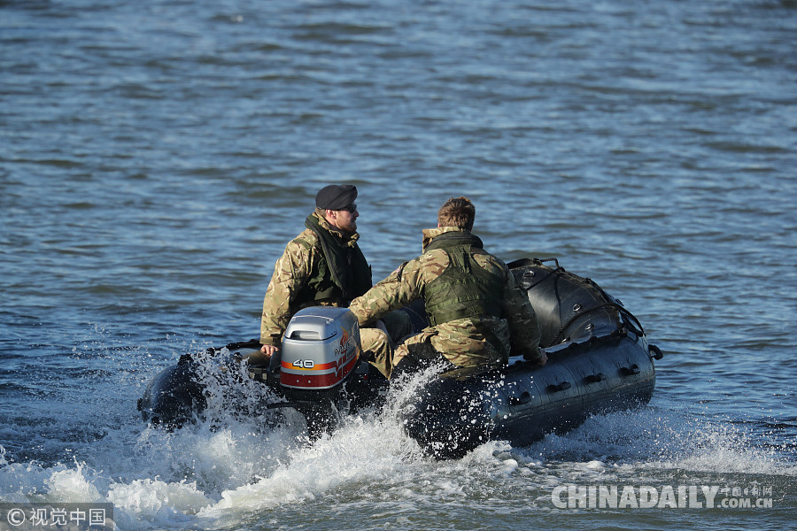 泰晤士河驚現二戰未爆炸彈 倫敦城市機場緊急關閉