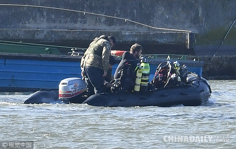 泰晤士河驚現(xiàn)二戰(zhàn)未爆炸彈 倫敦城市機(jī)場(chǎng)緊急關(guān)閉