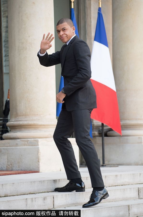 兩總統(tǒng)陪吃！姆巴佩與因凡蒂諾出席馬克龍、維阿飯局