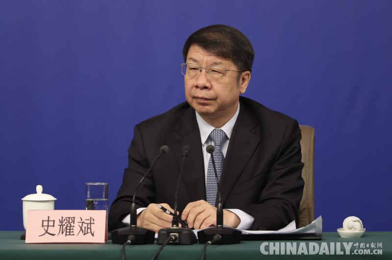 財(cái)政部部長(zhǎng)肖捷等就“財(cái)稅改革和財(cái)政工作”答記者問