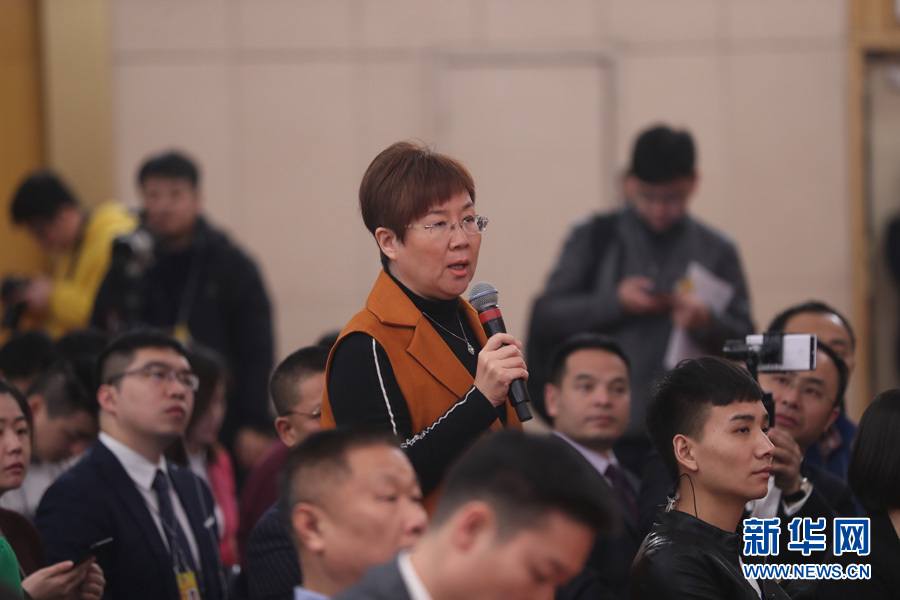 肖捷：對于違法違規舉債問題 發現一起查處問責一起