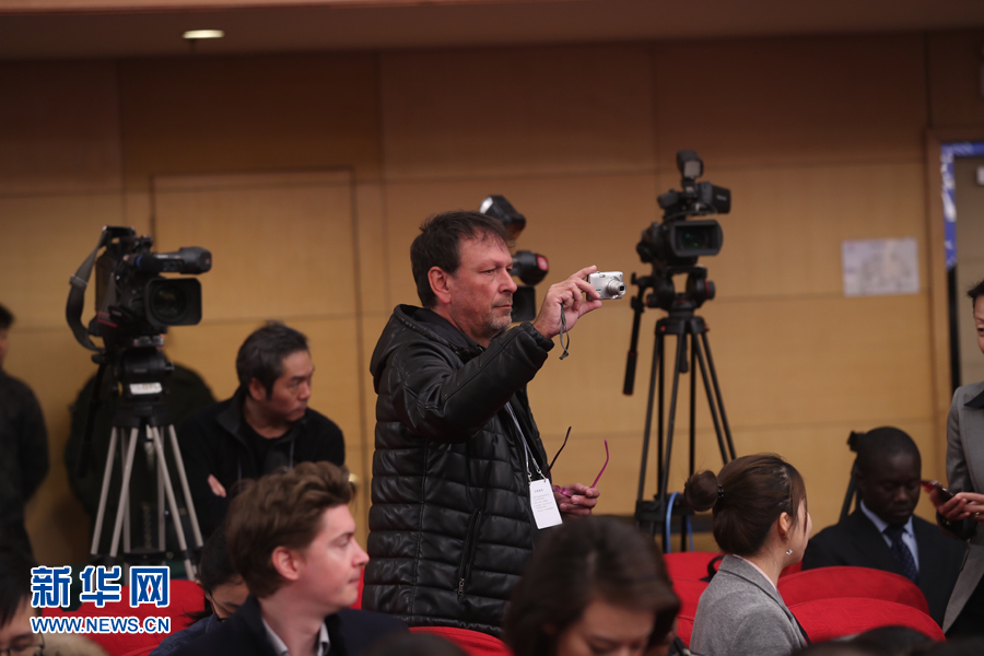 記者在現場拍攝