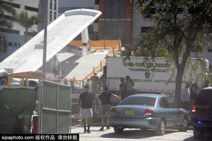 美國(guó)佛羅里達(dá)州一過(guò)街天橋坍塌 致多人死傷多輛汽車被壓