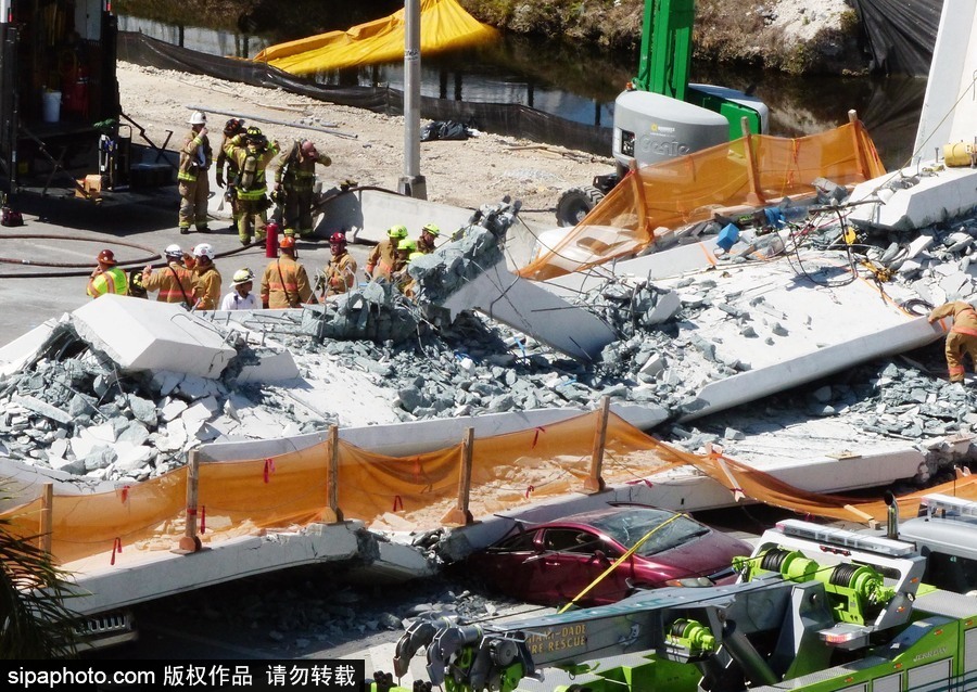 美國佛羅里達州一過街天橋坍塌 致多人死傷多輛汽車被壓