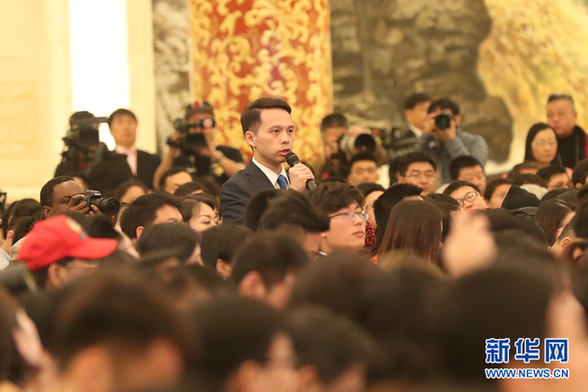 李克強(qiáng):只要是為了人民的利益,我們?nèi)f難不辭萬(wàn)險(xiǎn)不避