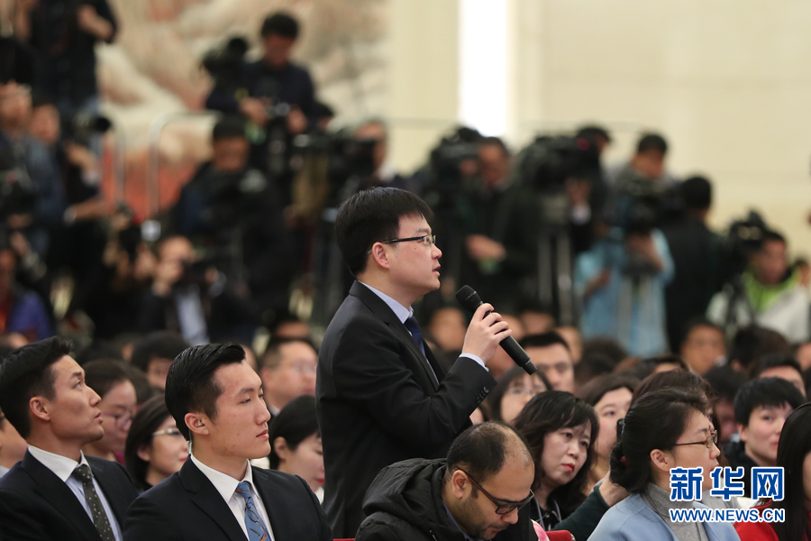 李克強:趨利避害 對“互聯(lián)網(wǎng) ”采取包容審慎監(jiān)管方式