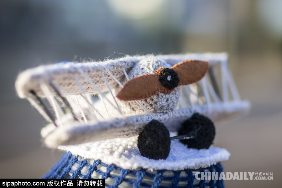 英國皇家空軍百年紀念 毛線版飛機造型多樣呆萌可愛