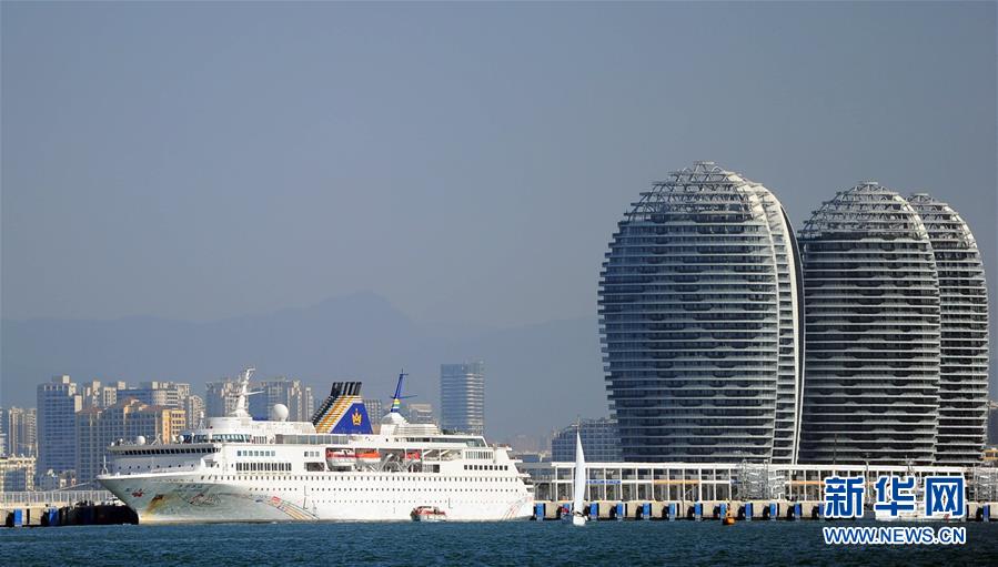 春潮拍岸千帆進——海南特區(qū)改革開放30年紀實