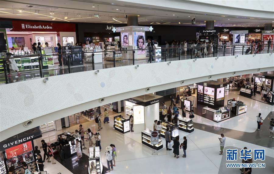 春潮拍岸千帆進——海南特區(qū)改革開放30年紀實