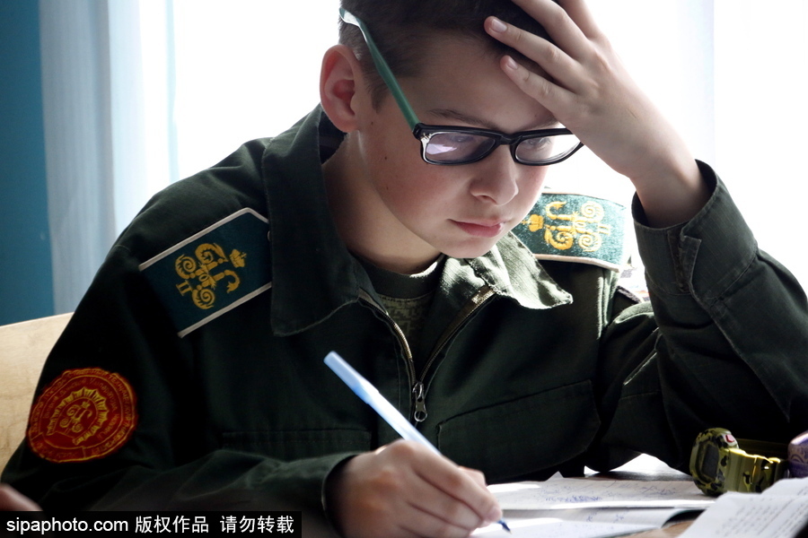 揭秘戰(zhàn)斗民族未來“警察”生活 走進尼古拉斯二世少年警官學校