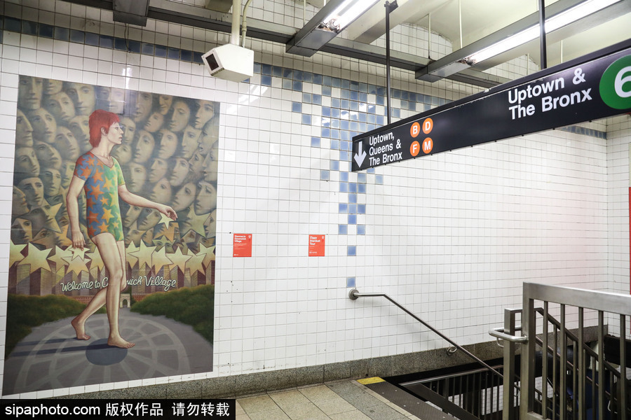 在美國(guó)地鐵遇見(jiàn)“大衛(wèi)·鮑伊” 主題展覽回顧“搖滾變色龍”一生