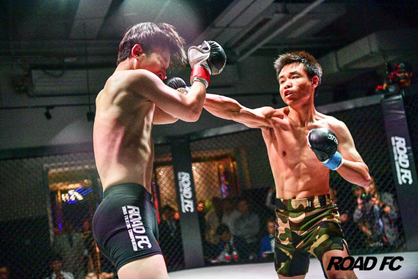 路德FC拳館賽首戰打響 北大學霸籠中叫板散打冠軍