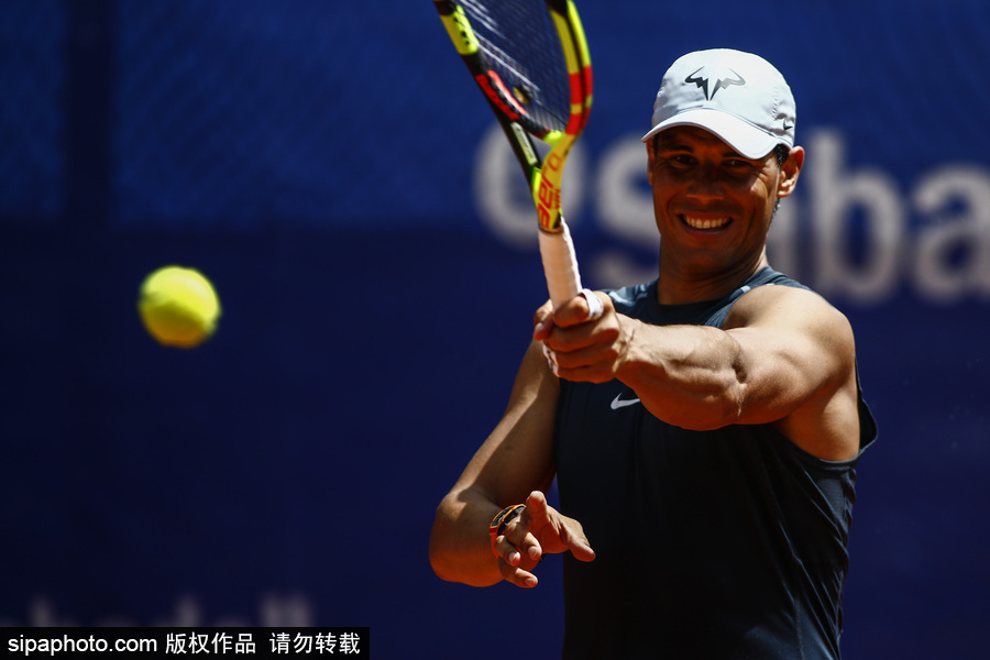 夢想成真！納達爾與10歲癌癥幸存小球迷打網球十足暖男