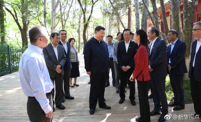 習(xí)近平在北京大學(xué)考察時強調(diào):抓住培養(yǎng)社會主義建設(shè)者和接班人根本任務(wù) 努力建設(shè)中國特色世界一流大學(xué)