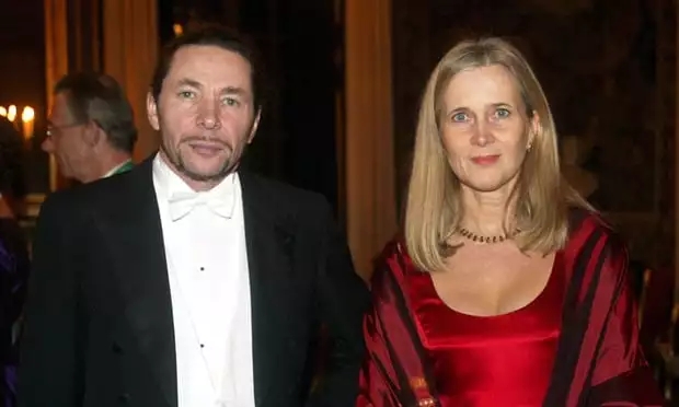 今年的諾貝爾文學獎不頒了,網友第一時間通知村上春樹……