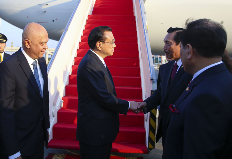 李克強抵達(dá)雅加達(dá)對印度尼西亞進行正式訪問