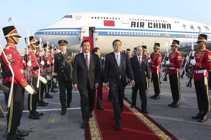 李克強抵達(dá)雅加達(dá)對印度尼西亞進行正式訪問