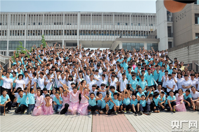 震后十年:672個孩子一個家