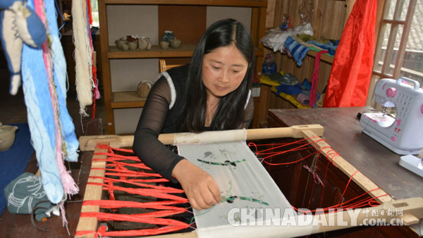 羌繡美圖 羌笛新曲——汶川大地震災后重建十年·羌寨掠影