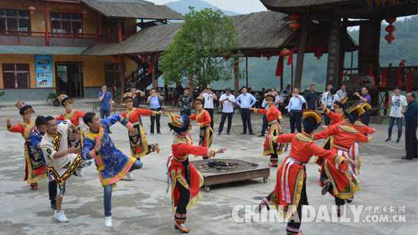 羌繡美圖 羌笛新曲——汶川大地震災后重建十年·羌寨掠影