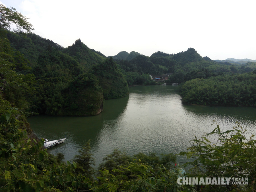 【美麗中國長江行】“美麗中國長江行——共舞長江經濟帶•生態篇”網絡主題活動湖南站媒體團走進常德桃源夷望溪景區