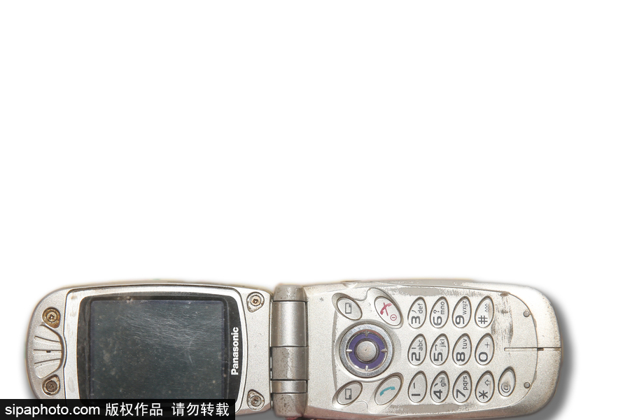 回顧改革開(kāi)放40年通訊工具變遷 90年代“大哥大” 3萬(wàn)元