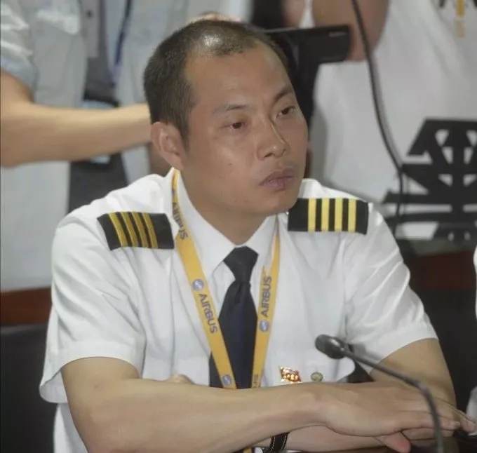 川航機長回憶生死備降驚魂一刻,這波操作簡直是奇跡!