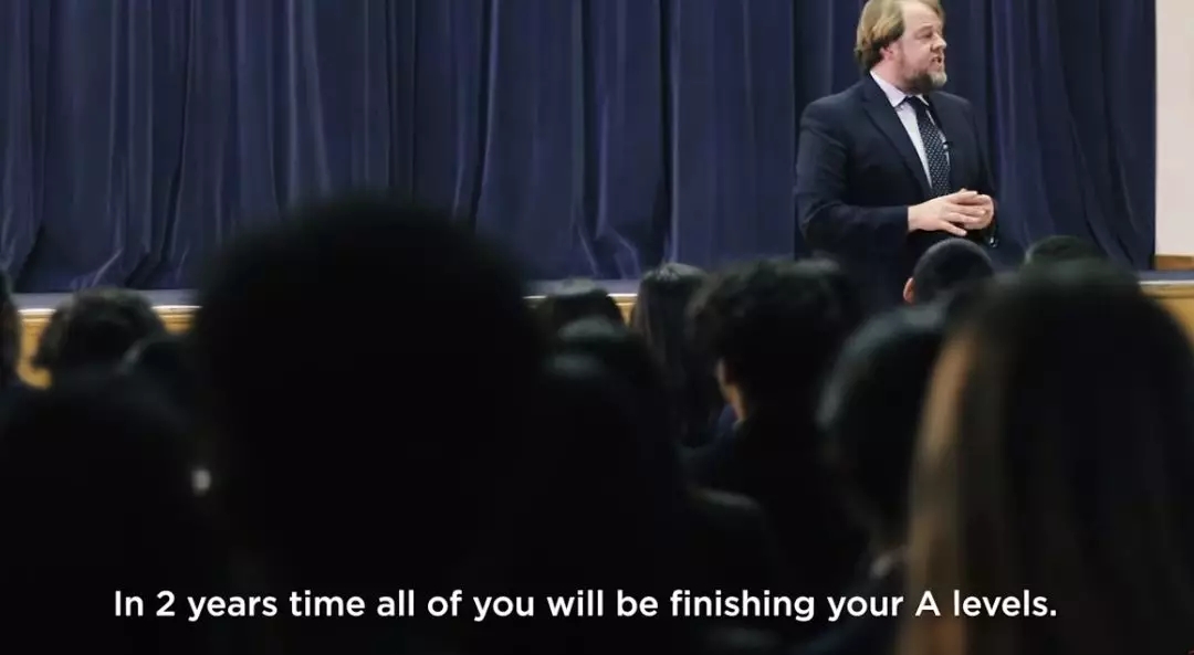 “今年聽(tīng)過(guò)的最好演講”刷爆朋友圈:別再說(shuō)你已被同齡人拋棄