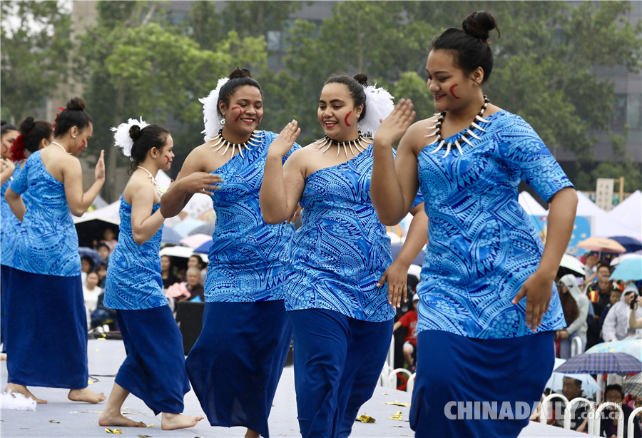 北京語言大學(xué)第十五屆世界文化節(jié)游園會開幕