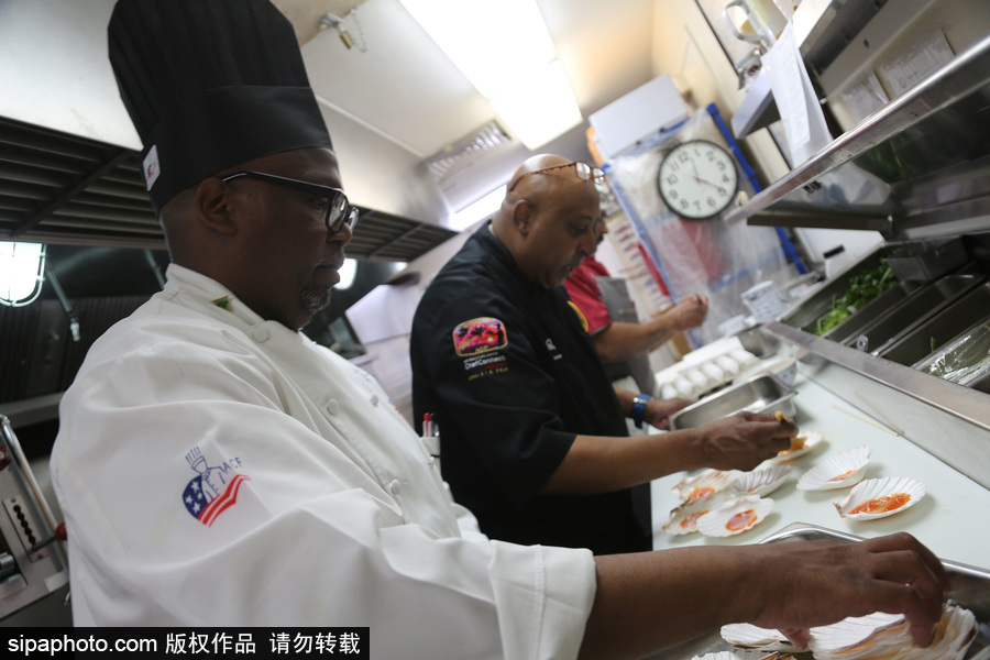 出獄不怕沒(méi)飯碗！ 美國(guó)一監(jiān)獄傳授囚犯廚技