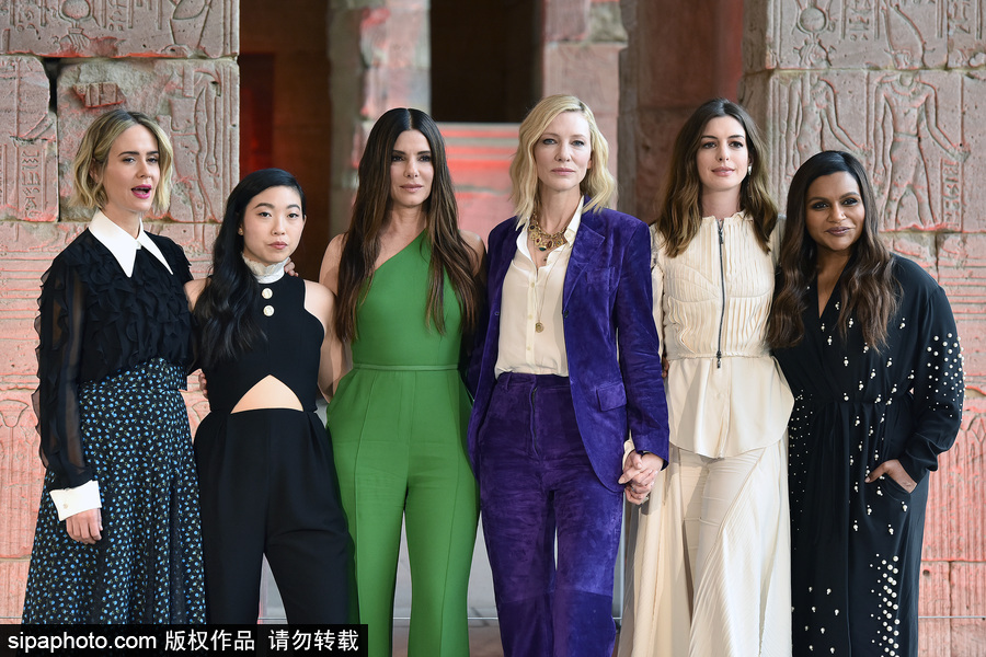 女王扎堆！布蘭切特、安妮·海瑟薇、桑德拉·布洛克現身新片發布會