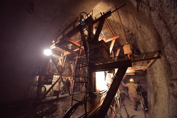 世界最長重載鐵路蒙華鐵路大中山隧道提前5個月貫通 將用于“北煤南運”年輸送量2億噸