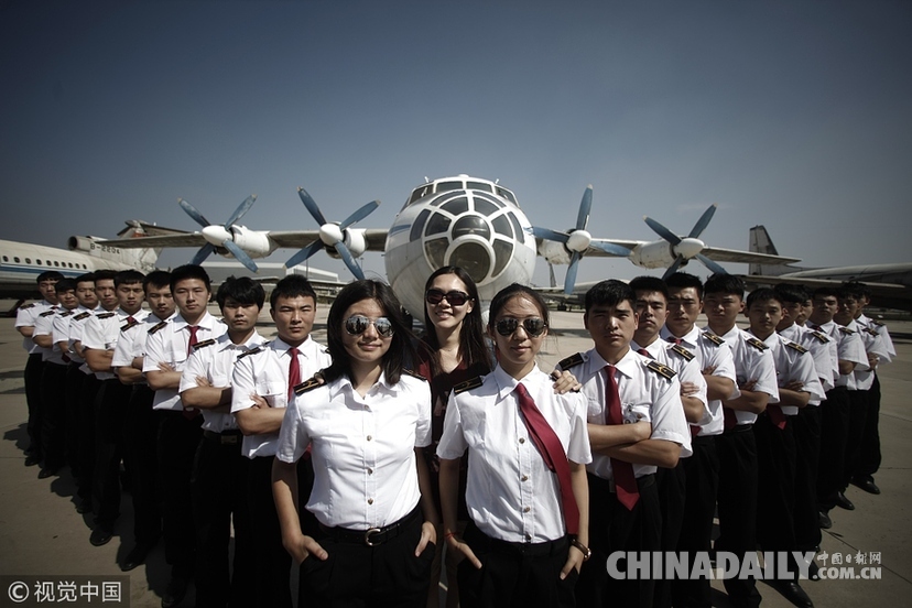 換個(gè)角度致敬青春 盤(pán)點(diǎn)那些“不一樣”的畢業(yè)照